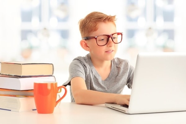 9. В каком из вариантов ответа все слова написаны правильно?