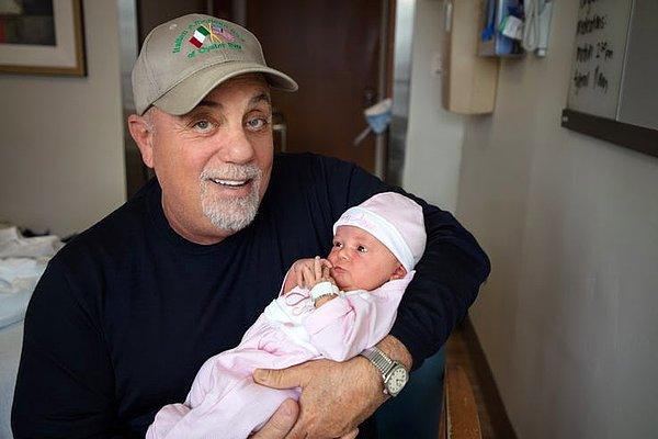 8. Müzisyen Billy Joel ise 67 yaşında kız babası oldu.