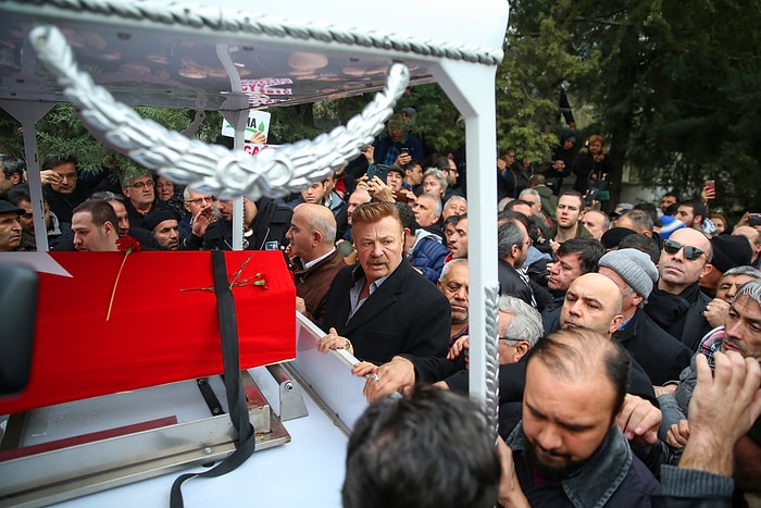 Bu İkinci: Nuri Alço, Ayşen Gruda'nın Cenazesinde 5 Bin TL Parasının Çalındığını Açıkladı