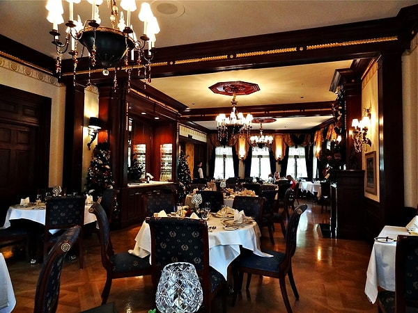 3. "Клуб 33", Диснейленд