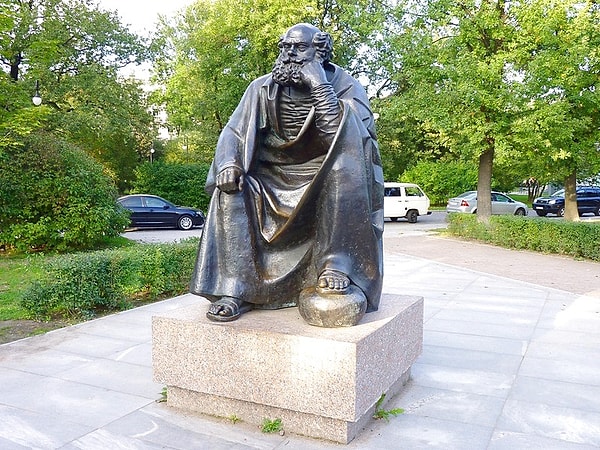 "Что в имени тебе моем?"