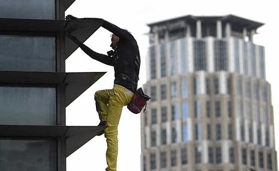 Fransız Örümcek Adam, Filipinler'de 213 Metre Yüksekliğindeki Binaya Tırmandı!