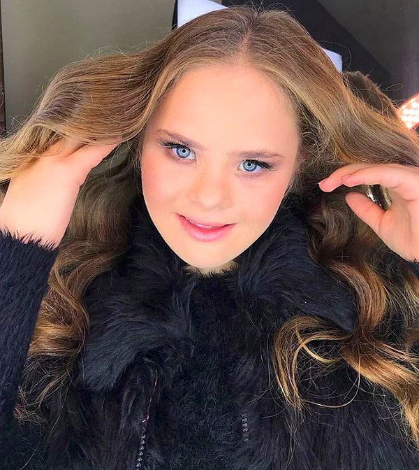 14 yaşındaki Georgia Traebert, şu anda Instagram'da 62 binden fazla takipçiye ulaşmış durumda ve Brezilya'da büyük markalara modellik yapıyor.