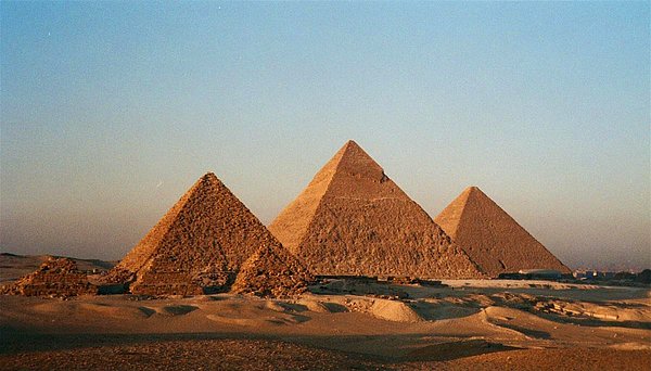 1. Piramitler o kadar eskidir ki, Kral Tut bile onlardan muhtemelen "antik" diye bahsederdi.