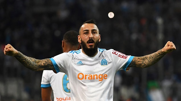2015 yılında ise Benfica ile anlaşan Mitroglou, Fulham-Benfica geçişlerinin ardından 15 milyon Euro bonservis bedeliyle Marsilya’ya transfer oldu. Deneyimli golcü 2017 sezonundan bu yana Marsilya forması giyiyor.