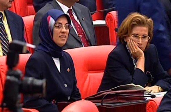 4. Merve Kavakçı, Türkiye Büyük Millet Meclisi'ne türbanı ile katılınca büyük bir infial yaşandı.