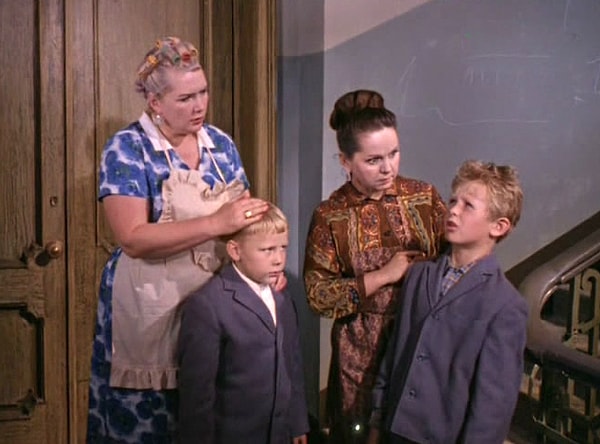 9. Где работал главный герой фильма «Дети Дон Кихота»?