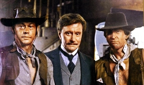 10. Что привёз на Дикий Запад главный герой фильма "Человек с бульвара Капуцинов"?