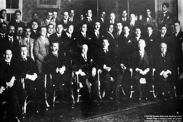 1923: Lozan Konferansı, tarafların uzlaşamamaları nedeniyle kesildi.