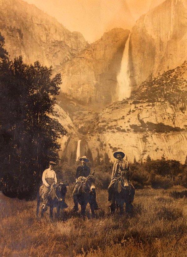 2. Yosemite'de rehberlik yapan bir grup, 1900'ler.