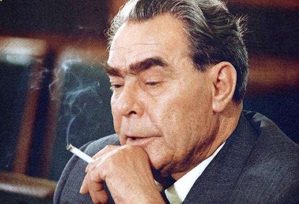 4. А вспомните ли вы, какие сигареты любил курить Брежнев?