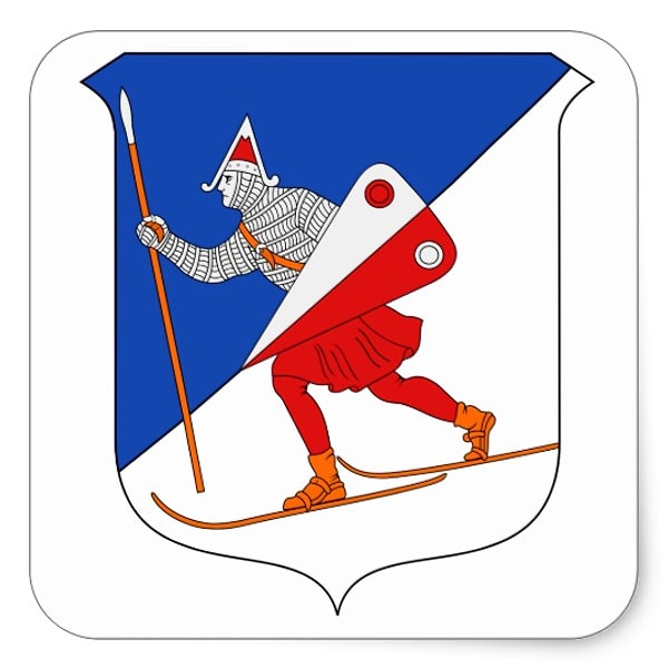 12. И заключительный вопрос! На гербе какой страны (точнее, одного из городов этой страны) можно встретить вот такого воина на лыжах?