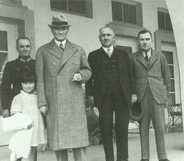 Fikriye'nin hayatta olan yakın çevresi tarafından bu nikah doğrulanıyor. Ancak o dönemde Atatürk'ün çevresinde bulunan insanların yakınları, Salih Bozok'un yakınları dahil, bu olayı hiç duymadıklarını ve iddialara katılmadıklarını belirtiyorlar.