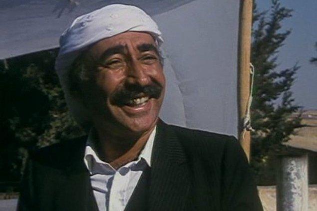 1. Züğürt Ağa, Şener Şen'in komedi oyunculuğunun yanı sıra oldukça başarılı bir dram oyuncusu olduğunu gördüğümüz karakterdir. Ve buradaki Ağa, daha önceki Şener Şen ağalığından çok farklı bir boyutta ele alınmıştır.