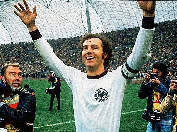 5. Jübile maçında kendi kalesine gol atan tek futbolcu Franz Beckenbauer'dir.