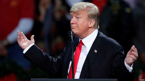 1. Какой бывший офицер КГБ был президентом России с 2000 по 2008, а затем с 2012 до настоящего времени?