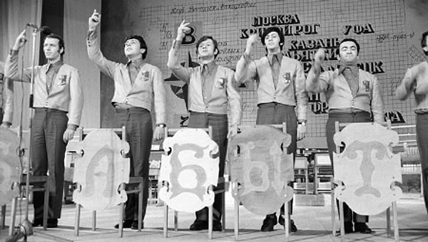 12. Какая передача стала прообразом КВН?