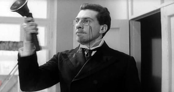 5. Как назывался фильм, в котором Сергей Юрский играл интеллигентного директора школы беспризорников?