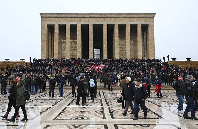 Emeklilikte yaşa takılanlar, taleplerini Ankara'dan duyurdu: 'Emeklilik hakkımız söke söke alırız'