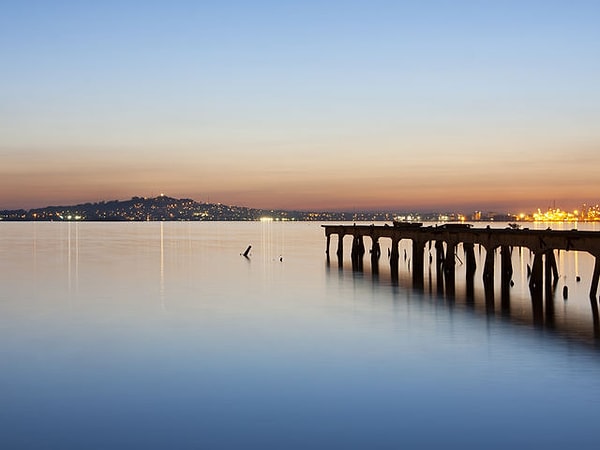 7. Официальный язык Уругвая?