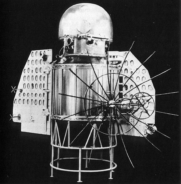 1961: SSCB, Venüs gezegenine Venera 1 uzay aracını gönderdi.