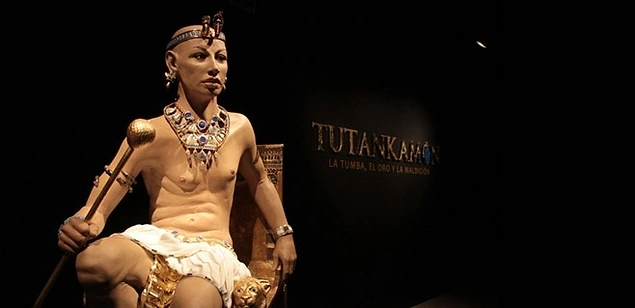 Qiymətli xəzinələrlə zəngin məzarına toxunanların ölümünə səbəb olan uşaq firon: Tutanhamon