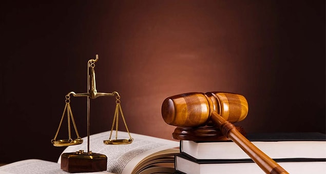 Dündar'ın 10 TL için verdiği hukuk mücadelesi, 3 yılın ardından zaferle sona erdi. İzmirli vatandaş, Temmuz ayında şirkete maddi manevi tazminat davası açtı...
