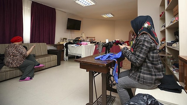 Bunun üzerine de C.K. ve oğlu, sevgilisi tarafından bir kadın sığınma evine yerleştirilmiş. Genç kadın, sığınma evinden 4 arkadaş ile eve çıkınca bebek devlet korumasına alınmış.