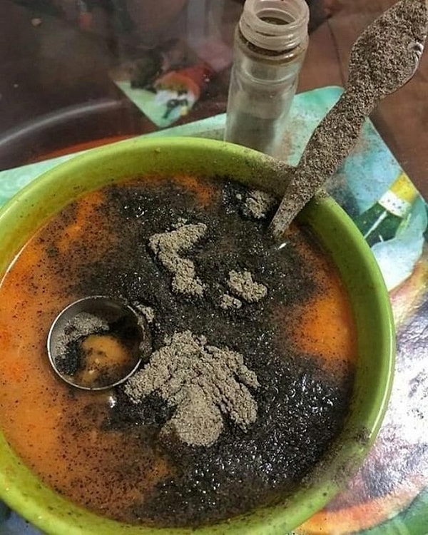 3. Приятного аппетита! Зато в его жизни определенно появилась перчинка