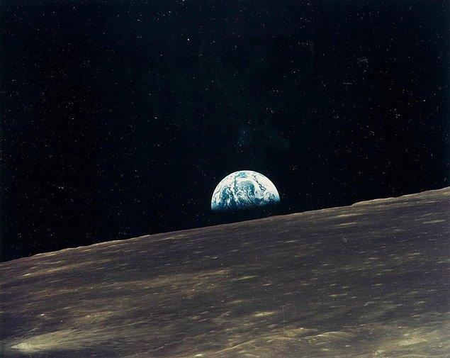 16. 1969 yılında, Dünya'nın uzaydan çekilmiş bir fotoğrafı.