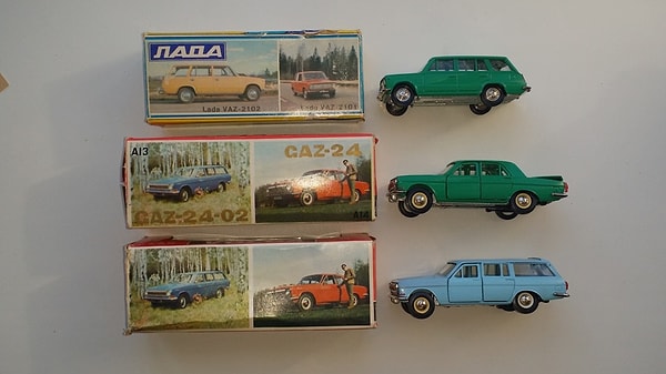 7. Что из этого не является особенностью моделек советских автомобилей?