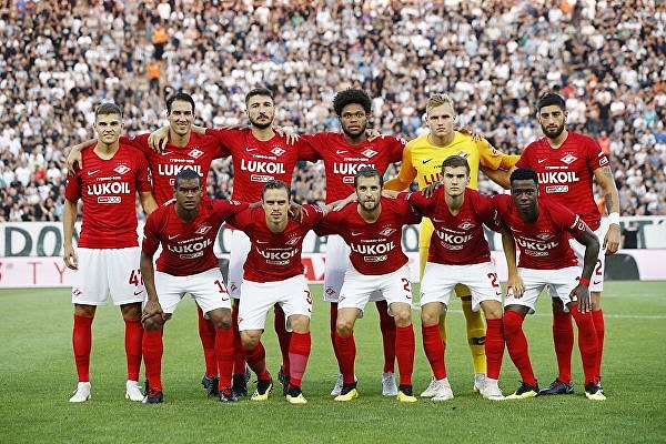 3. Футбольный клуб "Спартак" в седьмой раз стал чемпионом России.