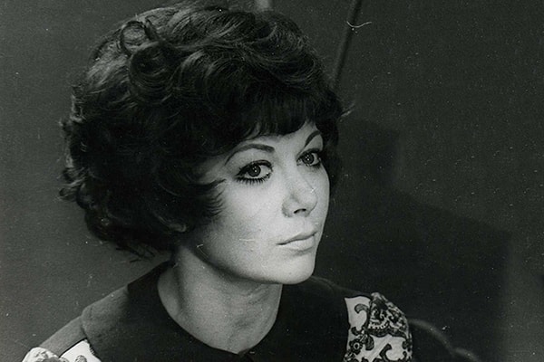 3. Назовите имя этой девушки.