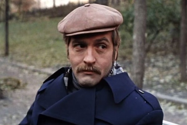 5. А как звали героя Юрия Васильева из фильма "Москва слезам не верит"?