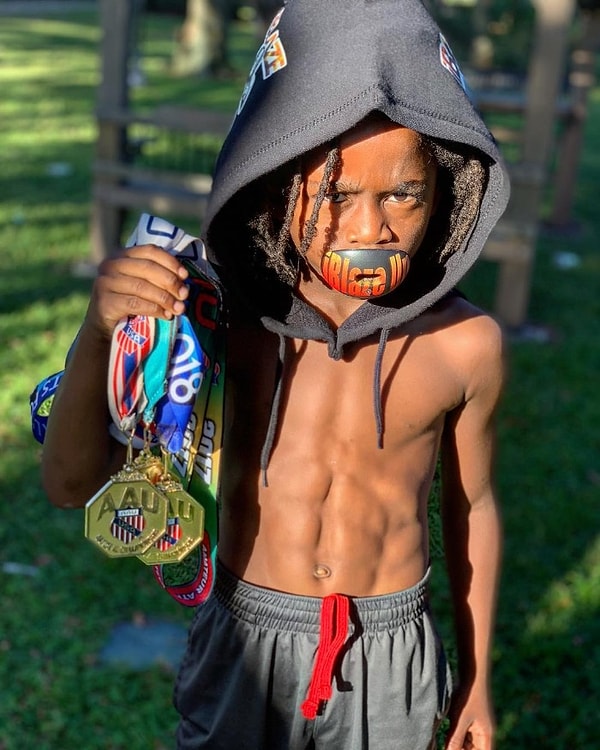 2. 20 золотых медалей