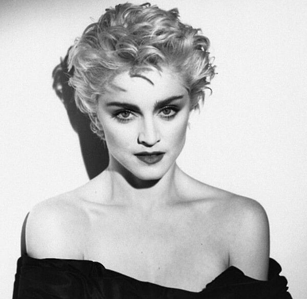 6. Молодая Мадонна работала в кофейне «Dunkin’ Donuts» и была уволена за то, что опрокинула на клиента желе