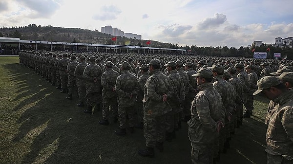 Yedek subaylık devam ediyor, yedek astsubaylık geliyor.