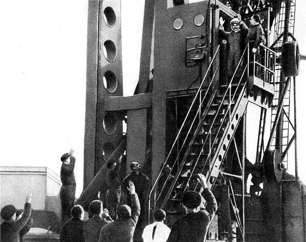 7. Сколько было на часах, когда с космодрома Байконур был произведен старт ракеты-носителя с космическим аппаратом "Восток" на борту?