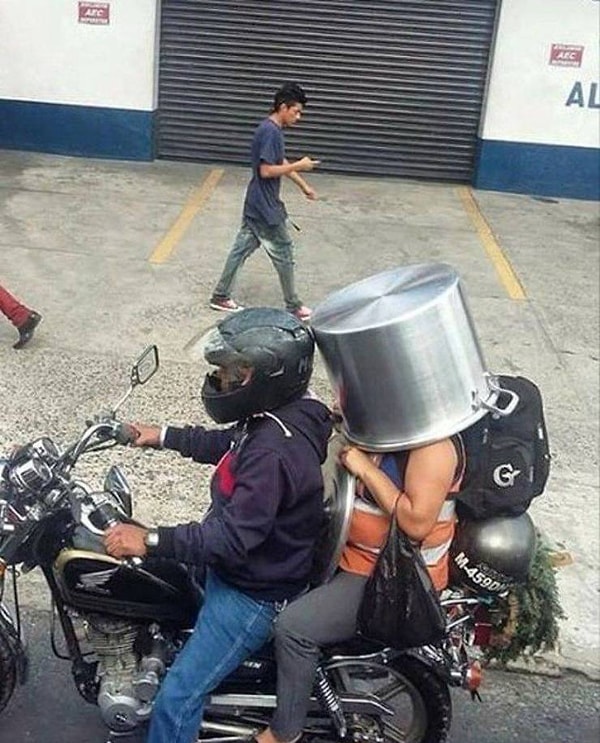 21. Везде папарацци!