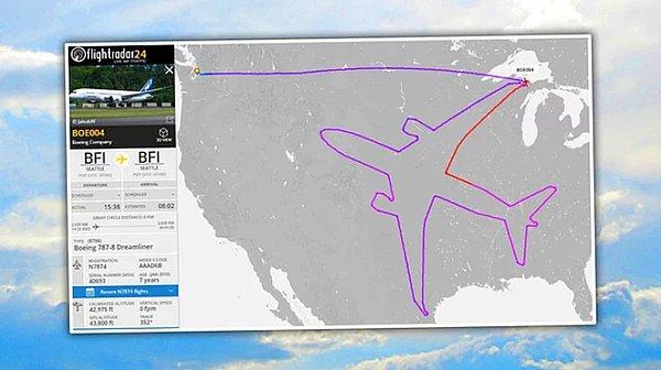 1. 2017 yılında Seattle'dan havalanan Boeing 787-800 Dreamline'ın pilotu bir test uçuşunda kullandığı uçağın silüetini gökyüzüne çekti.