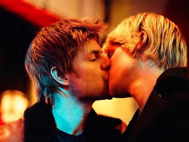 11. Queer as Folk (2000–2005)