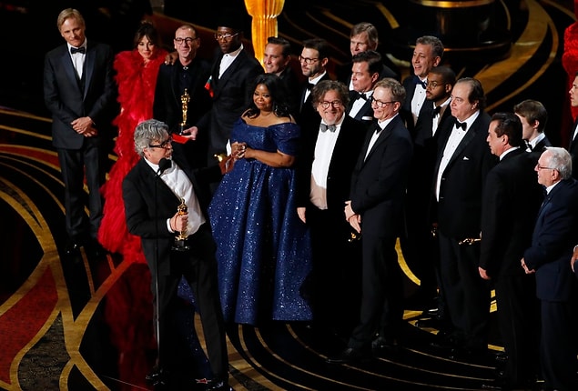 Gecenin sürprizi: Peter Farrelly yönetmenliğindeki "Green Book" en iyi film seçildi.