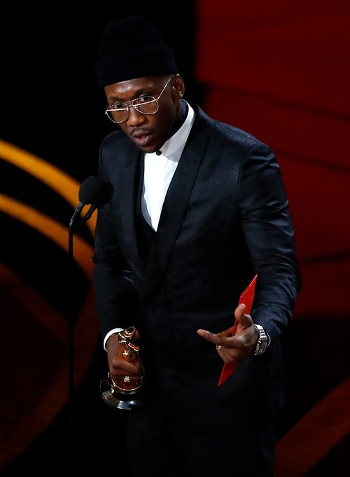 En İyi Yardımcı Erkek Oyuncu" ödülünün sahibi "Green Book" filmindeki rolü ile Mahershala Ali olurken, "En İyi Yardımcı Kadın Oyuncu" ödülünü de "If Beale Street Could Talk" adlı yapımdaki rolüyle Regine King aldı.