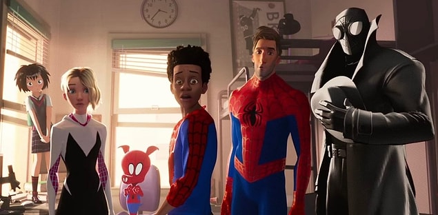 "En İyi Animasyon" ödülüne layık görülen "Spider-Man: Into the Spider-Verse" filminin yönetmeni Peter Ramsey, bu dalda ödül alan ilk siyahi yönetmen oldu.