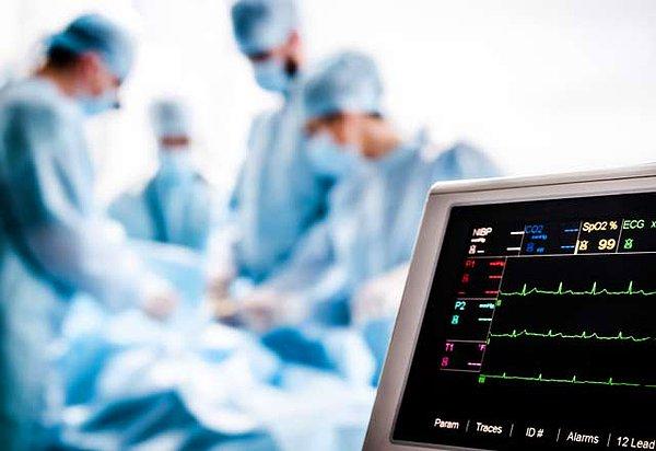 1988: Türkiye'de ilk yapay kalp ameliyatı, Ankara Üniversitesi Tıp Fakültesi İbni Sina Hastanesi'nde yapıldı.