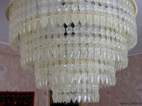 12. Как называлась эта люстра?
