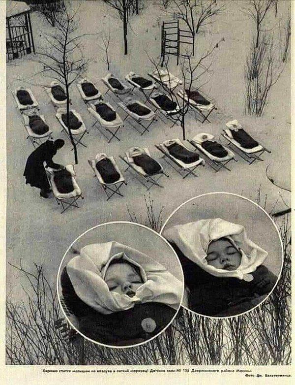 15. 1950 yılında Moskova'daki bir doğum evinde, öğle yemeğinin ardından çocuklar açık havada uyuyor.
