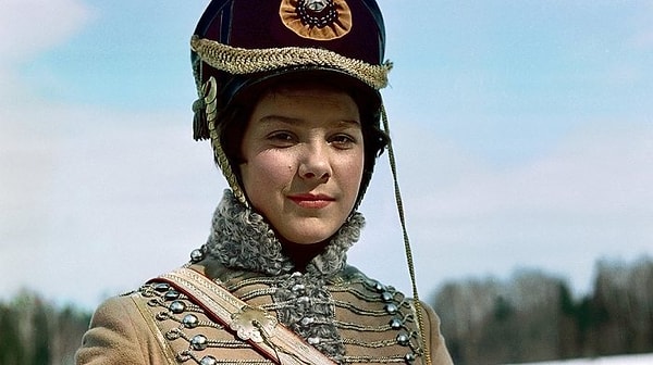 1. Помните имя героини фильма "Гусарская баллада"?