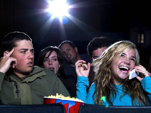 9. Насколько сильно вас злят люди, которые громко разговаривают в кинотеатре?