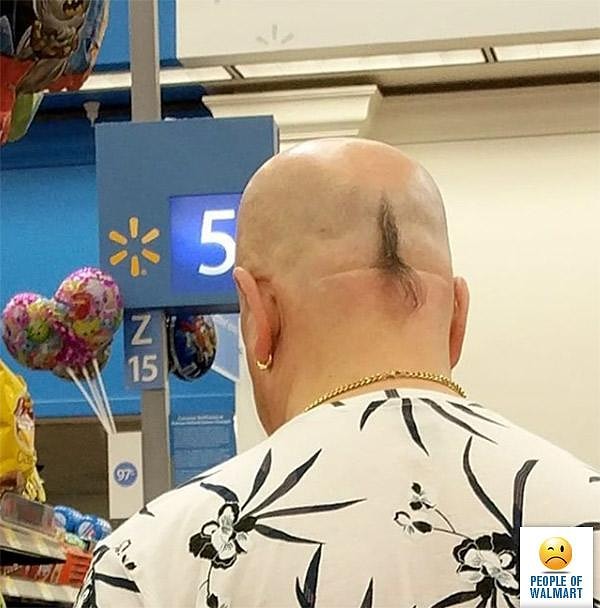 16. Когда человеку хочется ходить в парикмахерскую, а волос кот наплакал